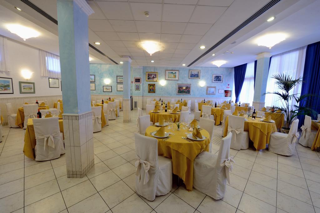 Hotel Ariston Marina di Grosseto Ngoại thất bức ảnh