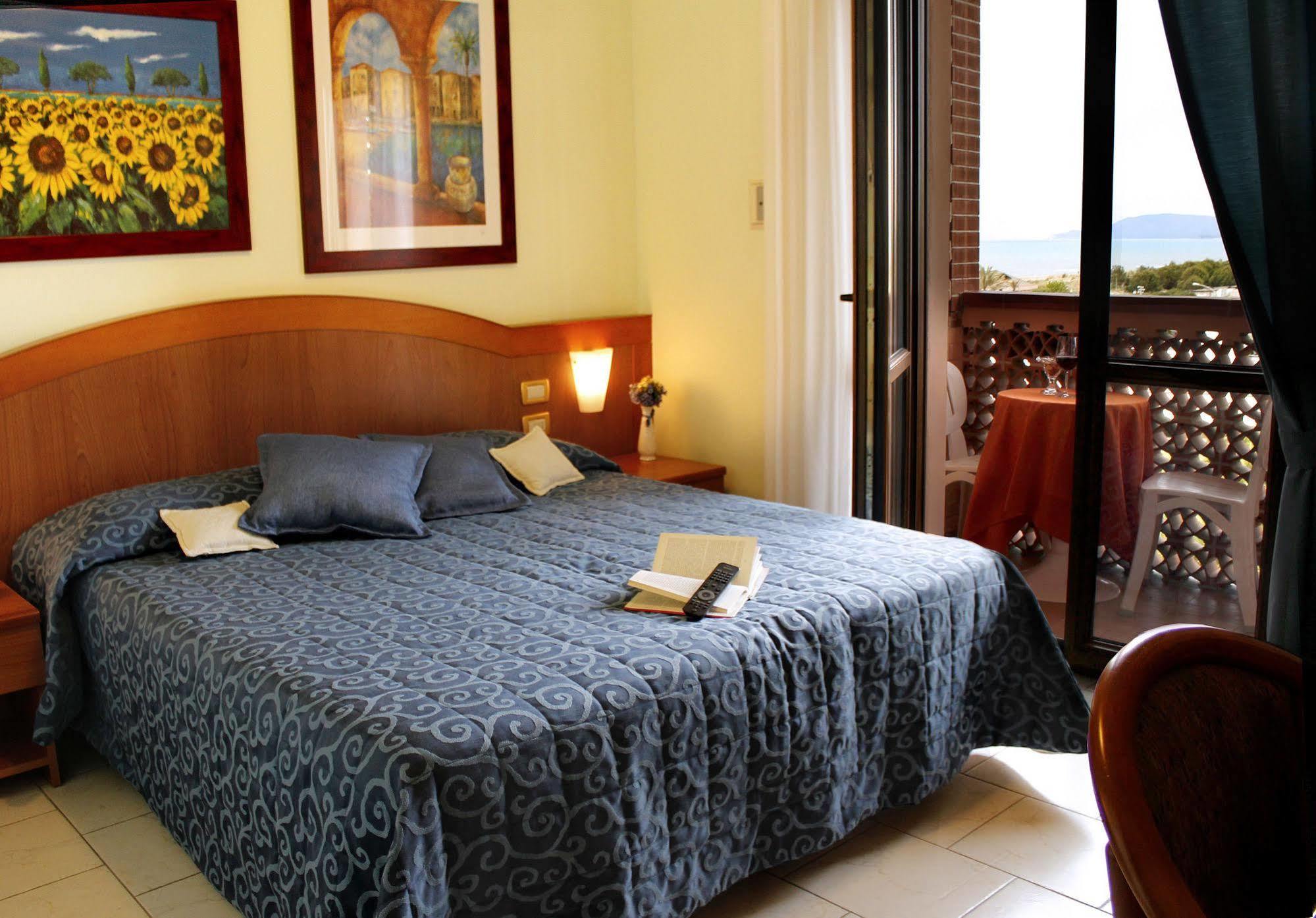 Hotel Ariston Marina di Grosseto Ngoại thất bức ảnh
